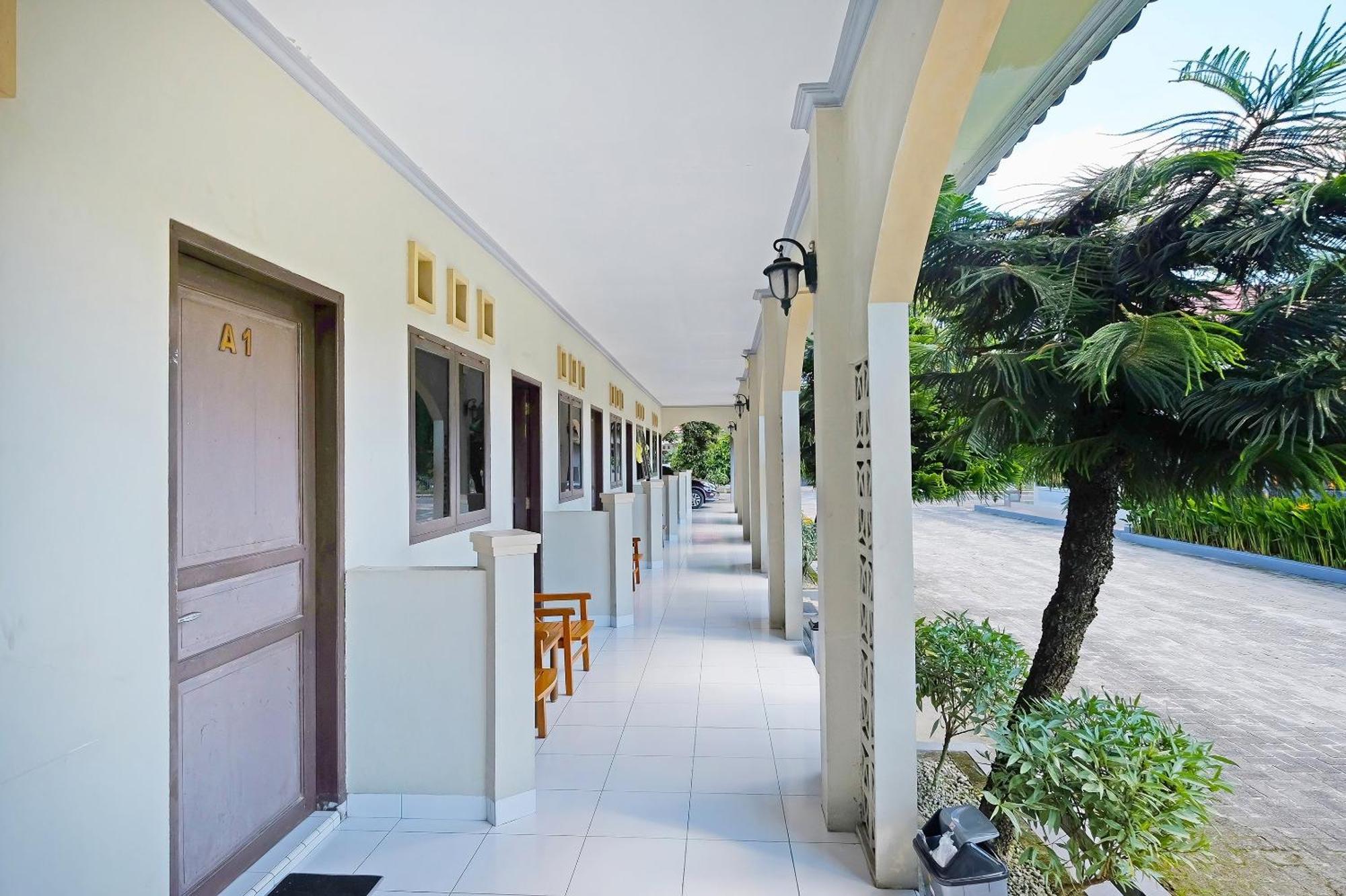 Collection O 91046 Hotel Remaja Indah Masamba Exteriör bild