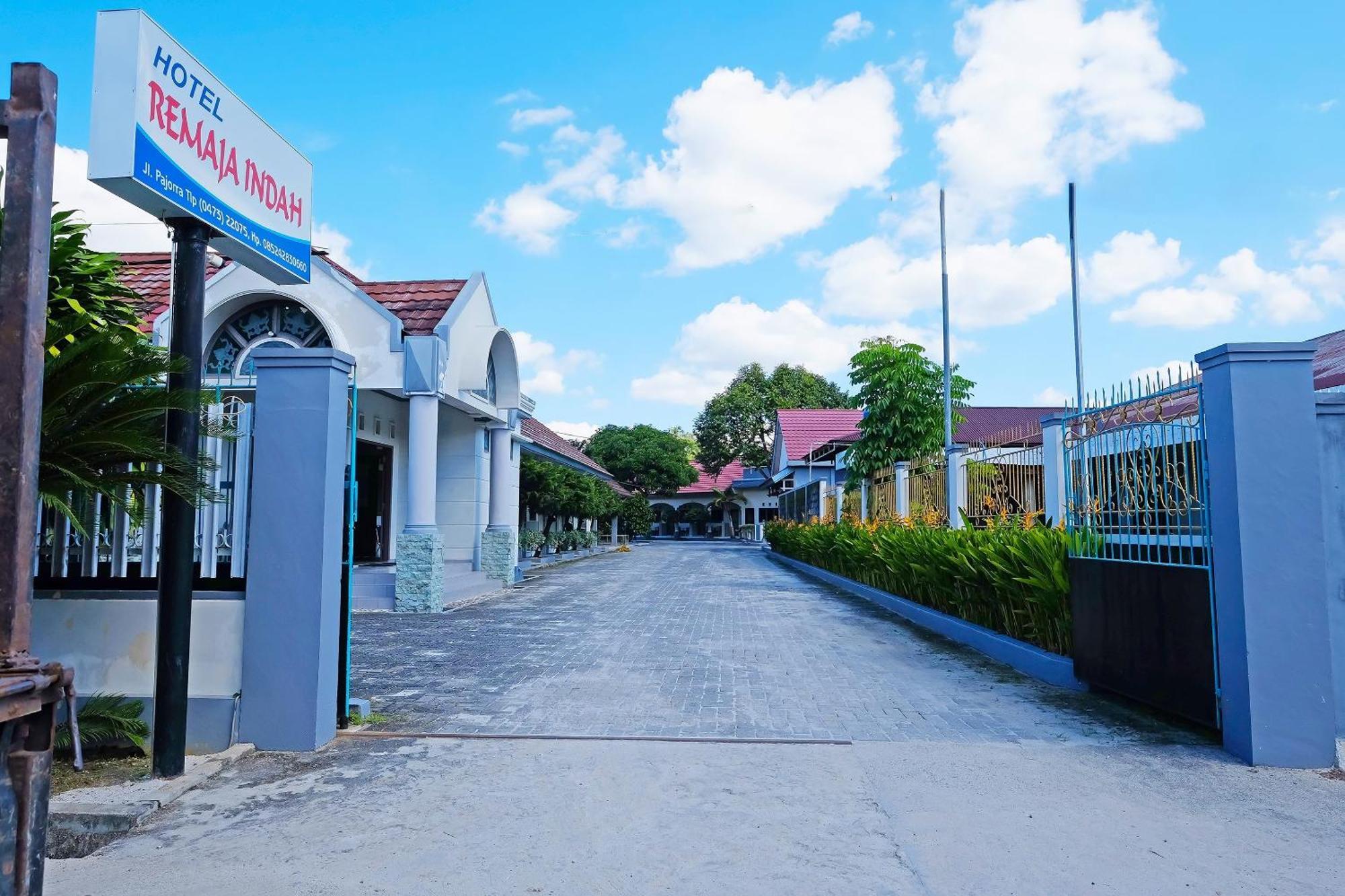 Collection O 91046 Hotel Remaja Indah Masamba Exteriör bild